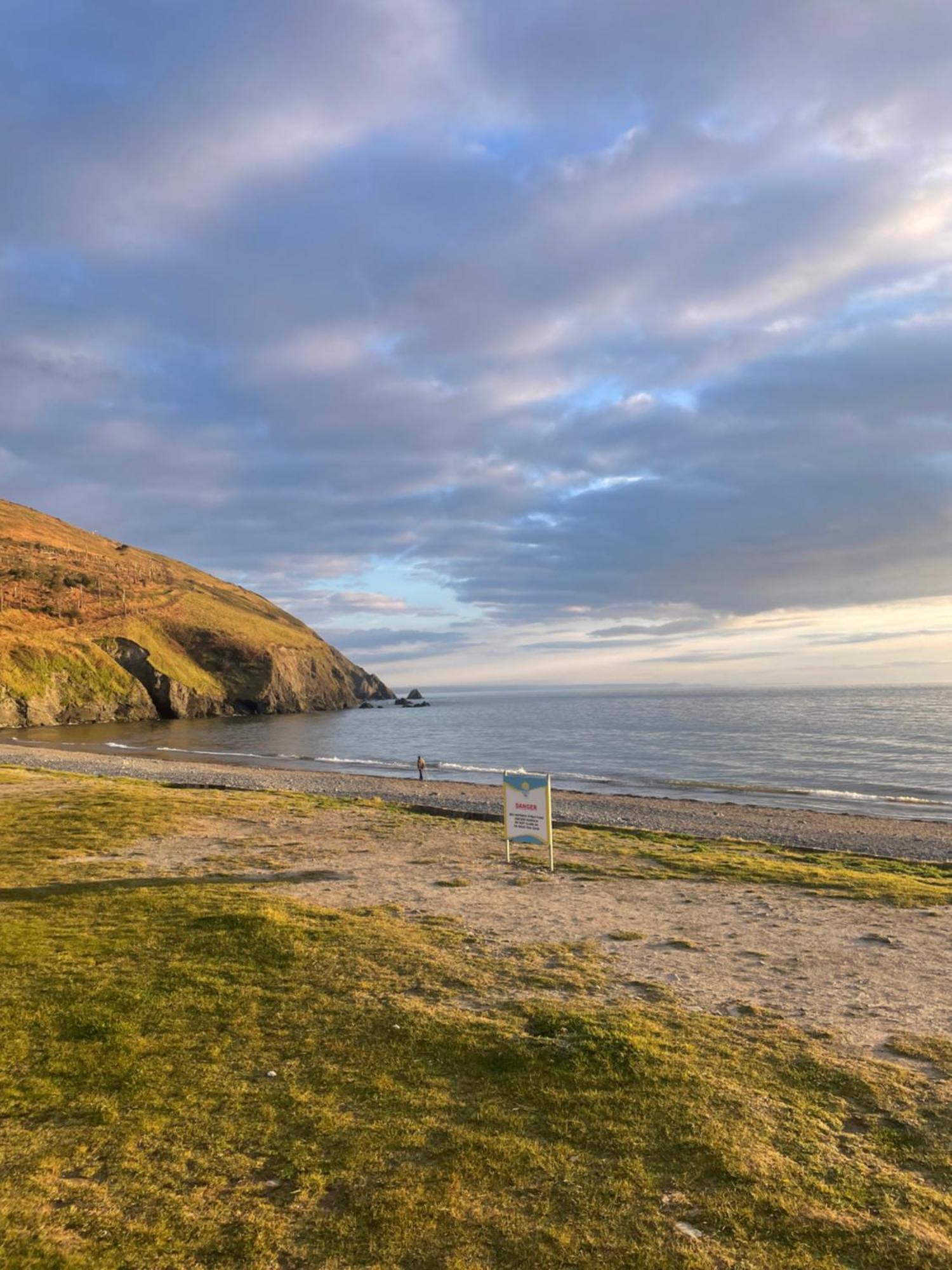 3 Bedroom Static Caravan With Sea View In Clarach Bay Holiday Village Abi Horizon Aberystwyth Exterior photo