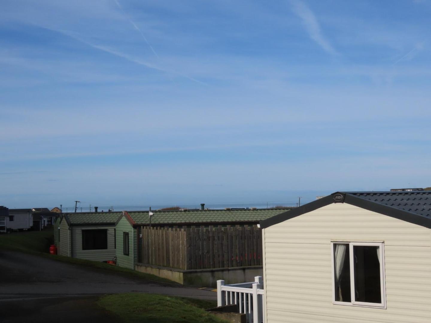 3 Bedroom Static Caravan With Sea View In Clarach Bay Holiday Village Abi Horizon Aberystwyth Exterior photo