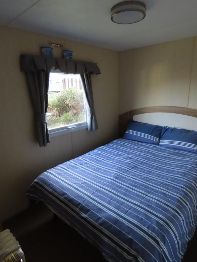 3 Bedroom Static Caravan With Sea View In Clarach Bay Holiday Village Abi Horizon Aberystwyth Exterior photo