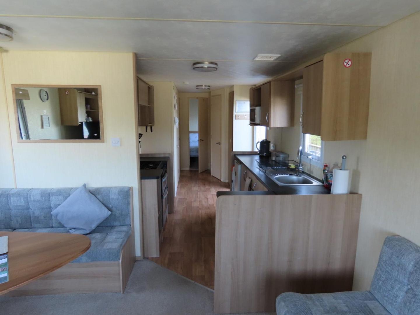 3 Bedroom Static Caravan With Sea View In Clarach Bay Holiday Village Abi Horizon Aberystwyth Exterior photo