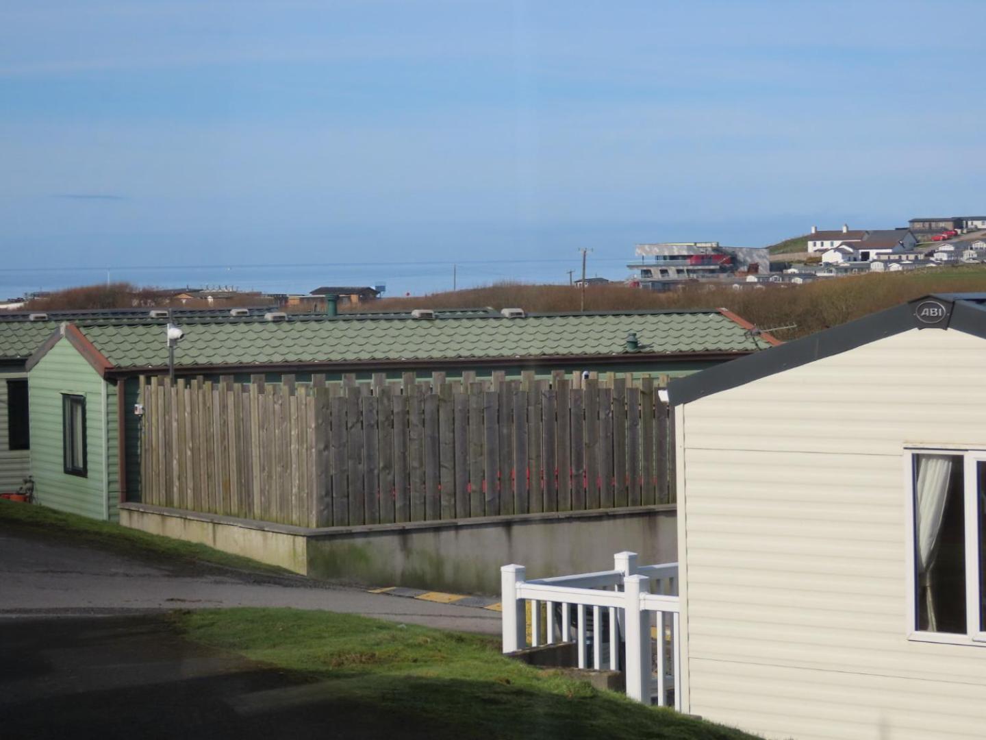 3 Bedroom Static Caravan With Sea View In Clarach Bay Holiday Village Abi Horizon Aberystwyth Exterior photo