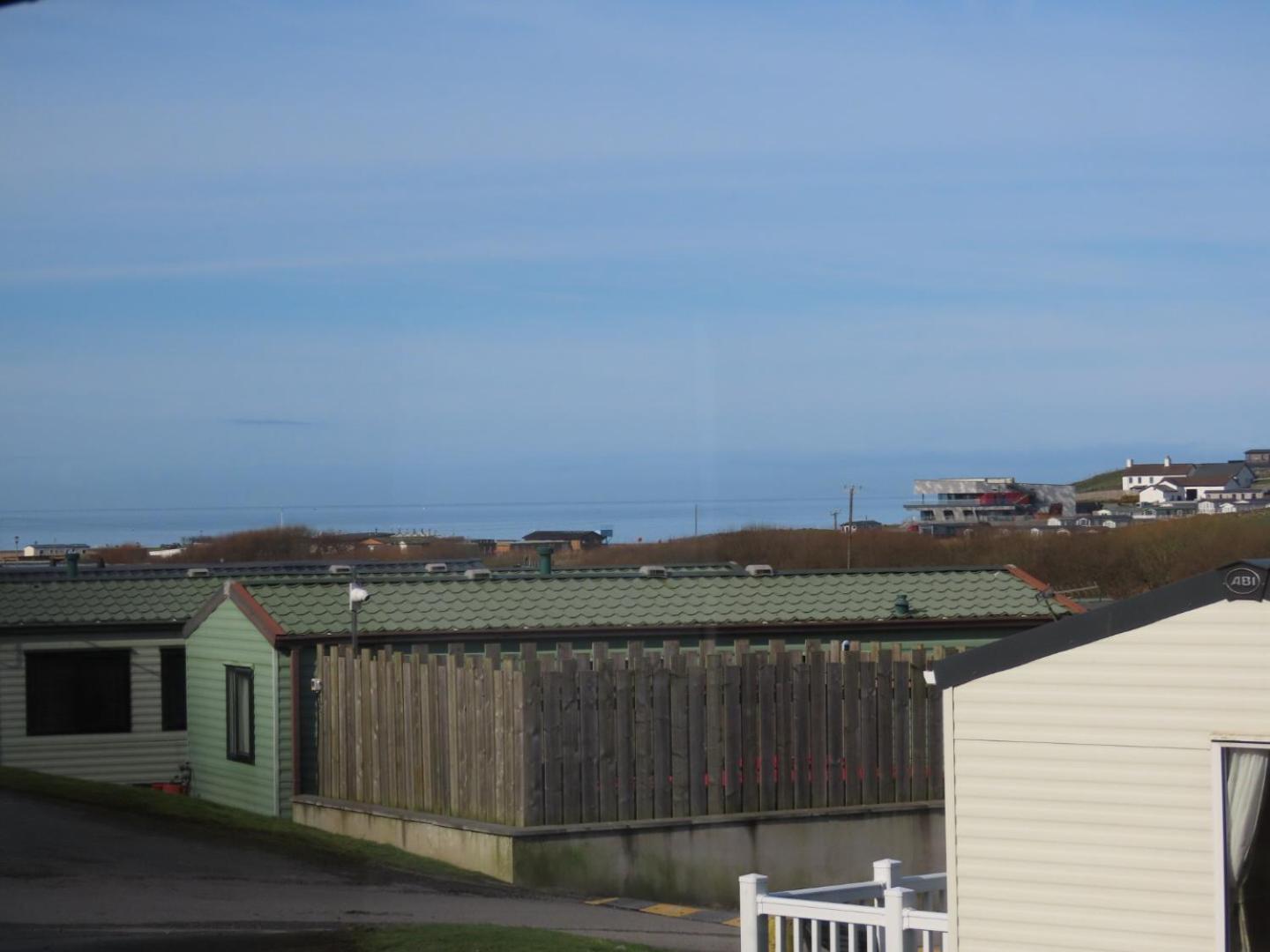 3 Bedroom Static Caravan With Sea View In Clarach Bay Holiday Village Abi Horizon Aberystwyth Exterior photo