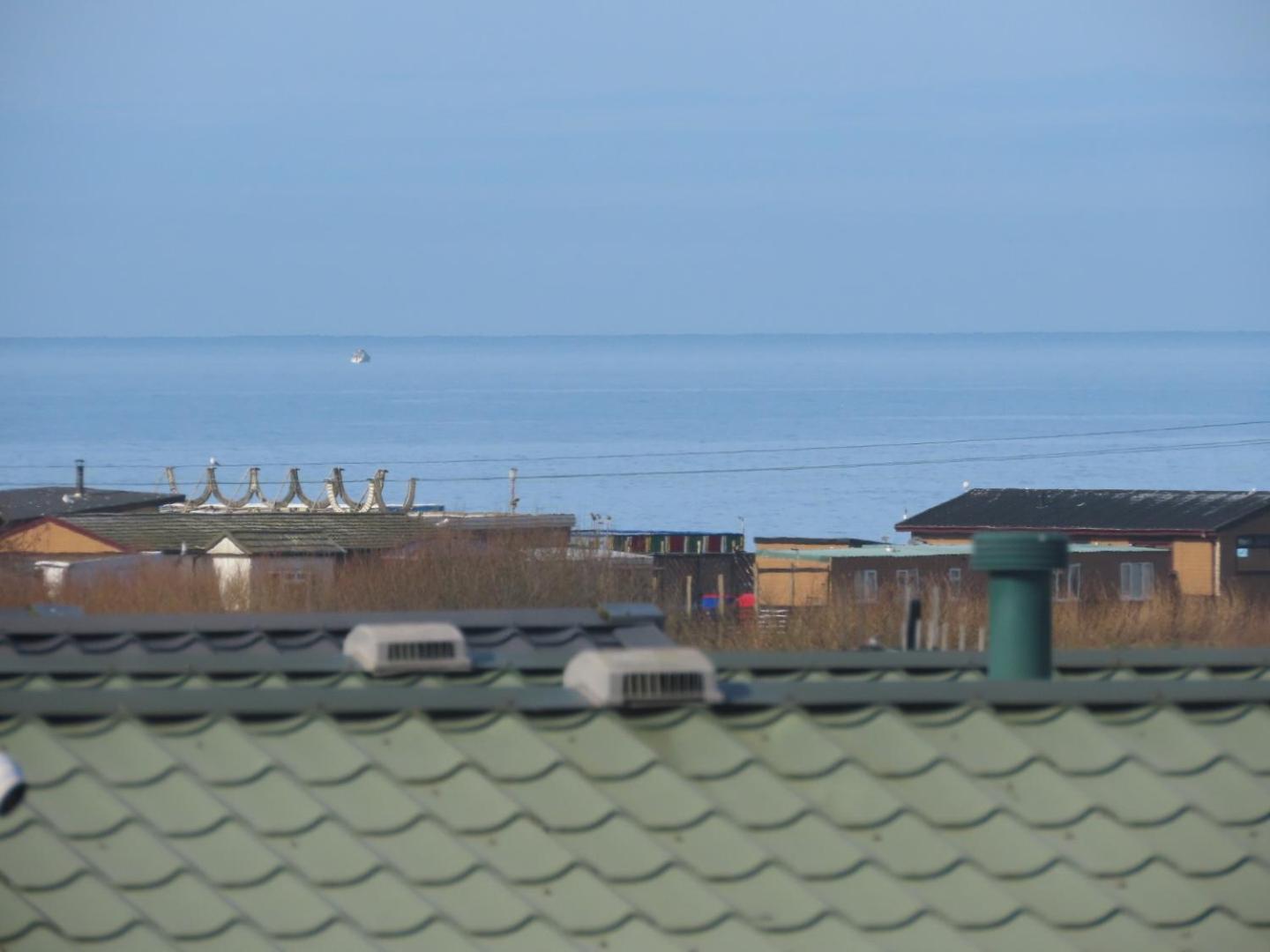 3 Bedroom Static Caravan With Sea View In Clarach Bay Holiday Village Abi Horizon Aberystwyth Exterior photo