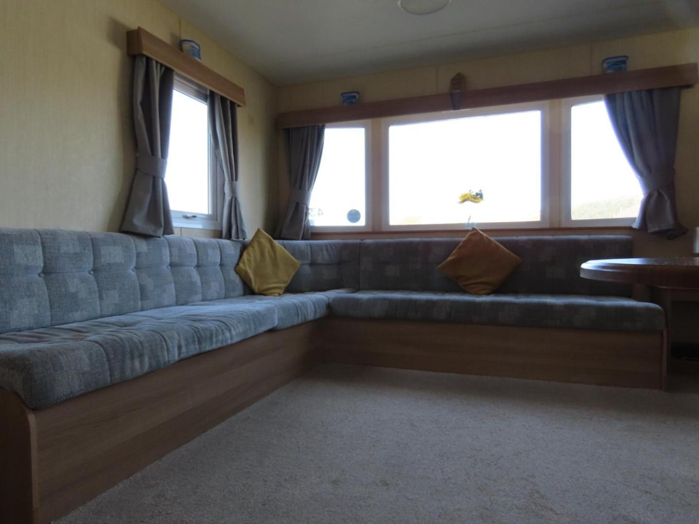 3 Bedroom Static Caravan With Sea View In Clarach Bay Holiday Village Abi Horizon Aberystwyth Exterior photo